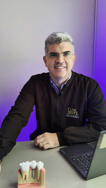 Foto 2 de Implantes Dentários | Dentista | Clinidente | São José Operário AM