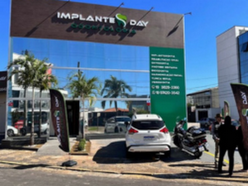 Foto 2 de Implantes Dentários, Dentista e Clareamento - Camp Dentes