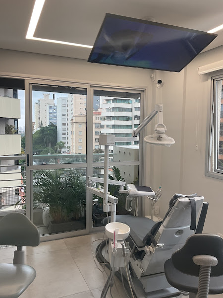 Foto 2 de Implantes Dentários e reabilitação oral na Aclimação - Dra Bruna Vasconcelos -