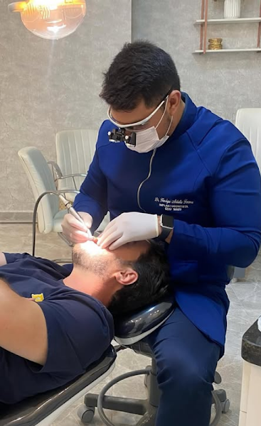 Foto 3 de Implantes Dentários em Goiânia - Dentista Dr. Henrique Abdalla