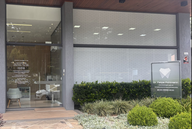 Foto 2 de Implantes Dentários Felipe Pohlmann