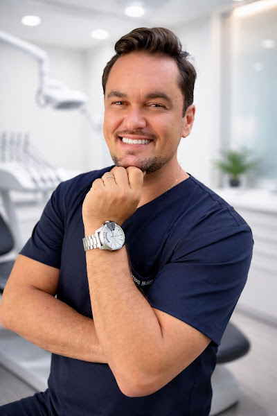 Foto 2 de Implantes Dentários Itaquera - Dr. Jefferson Oestmann