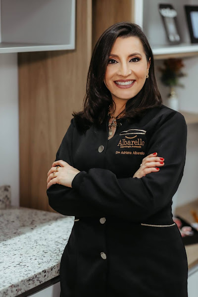 Foto 2 de Implantes Dentários/ Proteses Dentárias/ Estética- Albarello Odontologia - Dra Adriana Albarello, Dentista