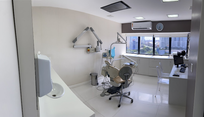 Foto 3 de Implantes dentários Salvador/ Dra Isadora Barros