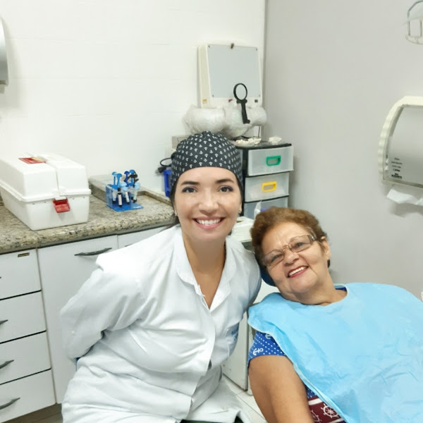 Foto 2 de Implantodontista - Dra Marina Barros