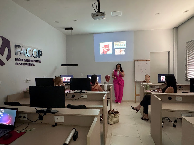 Foto 2 de Instituto Débora Langes - Pós-Graduação, Harmonização Orofacial e Odontologia