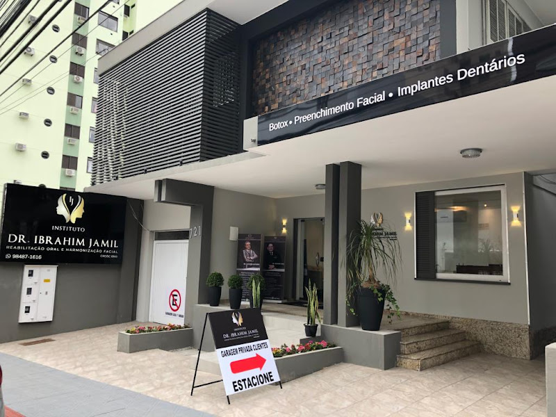 Foto 2 de Instituto Dr. Ibrahim Jamil | Implantes Dentários e Harmonização Facial | Centro de Florianópolis