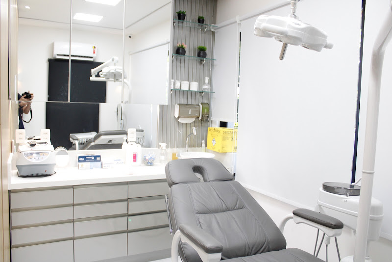 Foto 2 de Instituto Hernando Valentim Bucomaxilo | Implante Dentário | Freguesia Rj