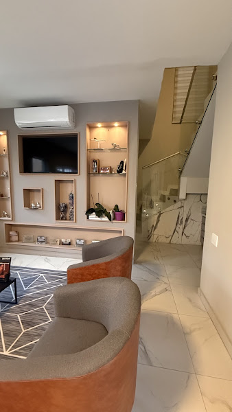 Foto 3 de Instituto HICCO - Harmonização Integrada de Curitiba e Cirurgias Orofaciais - Clínica e escola de Harmonização