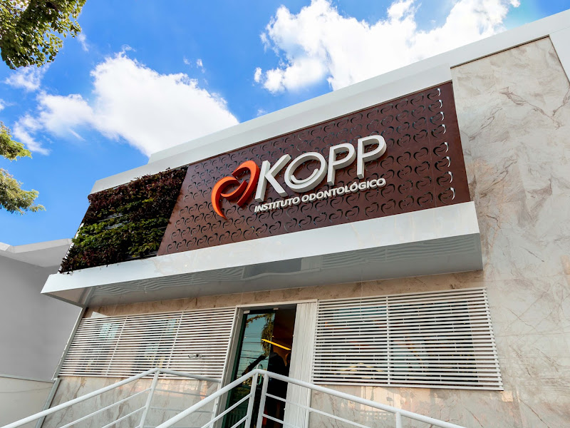 Foto de INSTITUTO KOPP ODONTOLOGIA Implante Dentário Curitiba