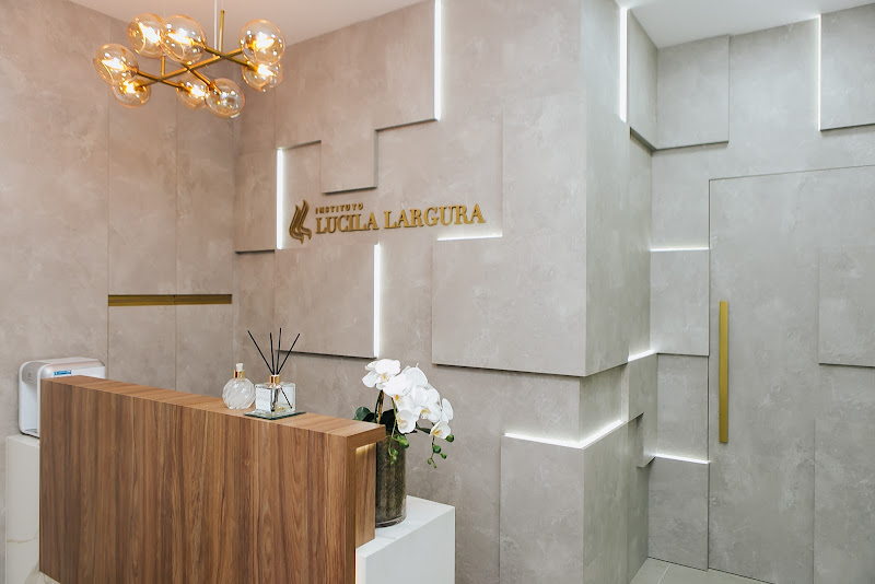 Foto 2 de Instituto Lucila Largura | Cursos e Especializações em Harmonização Orofacial em Curitiba