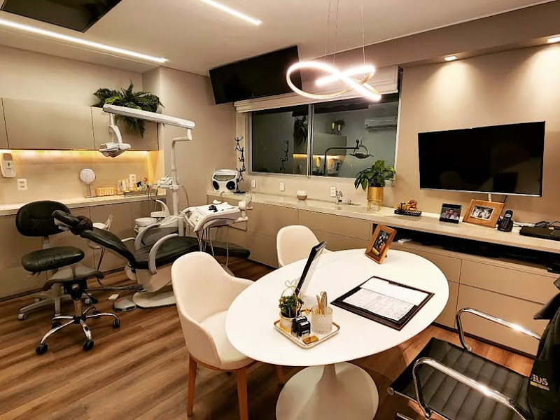 Foto 6 de Instituto Medeiros | Clinica Odontológica | Implantes e Próteses Fixas