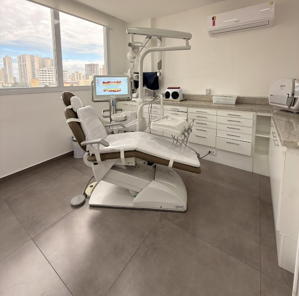 Foto 2 de Instituto Vina - Invisalign, Implantes, Lentes e Dentista 24h em Vila Velha