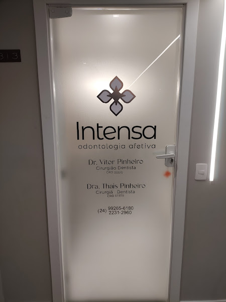 Foto 2 de Intensa Odontologia - Clinica Especializada em Implantes Dentários, Prótese Protocolo e Prótese Fixa em Petrópolis - RJ