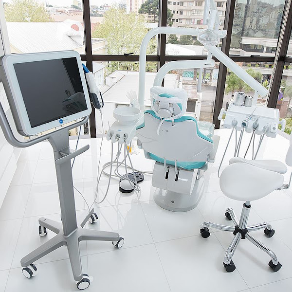 Foto 2 de Invisalign em Caxias do Sul - Lentes de Contato Dental - Dr. Bruno Cerci - Dental Vitta