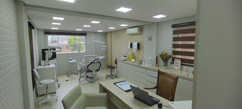 Foto 2 de Jéssica Farias Cirurgiã Dentista
