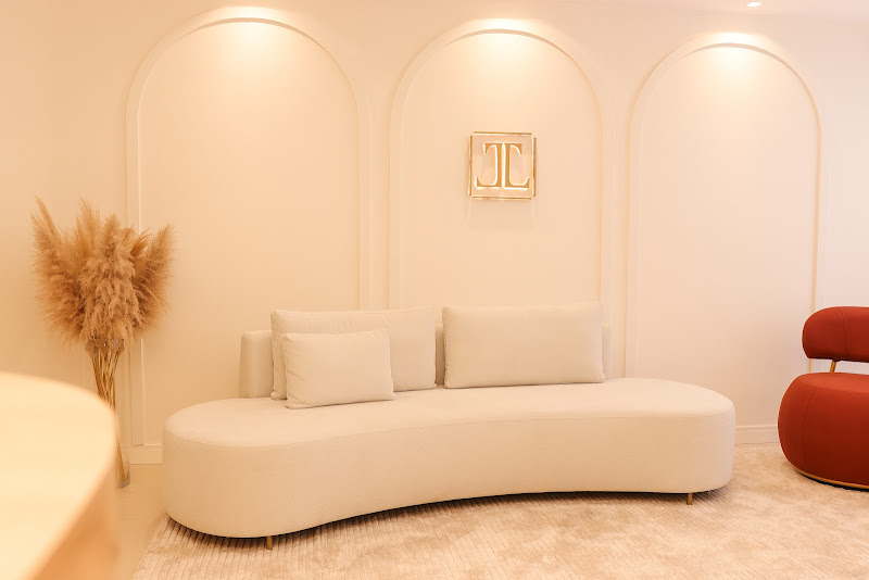 Foto 2 de JJ Odonto Estética - Lentes em Resina e Harmonização Facial por Dr. Jonas Dias e Dra. Jennifer Alfradique