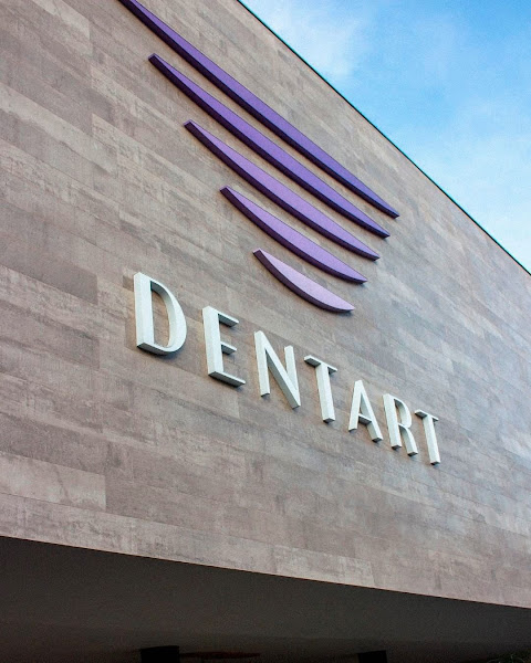 Foto 3 de Julia Camargo - Periodontia e Implantodontia