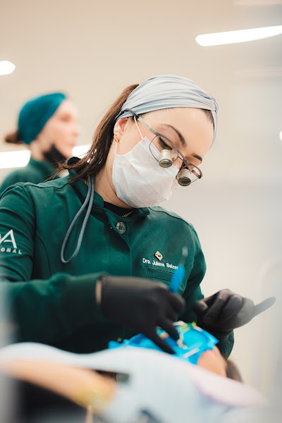 Foto 2 de Juliana Balzer - Clínica Odontológica. - CURITIBA