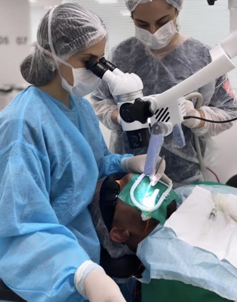 Foto 3 de Juliana Gerevini - Endodontia Microscópica / Consultório Odontológico