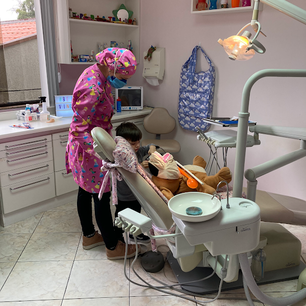 Foto 2 de Juliana Giraldi Odontopediatra: Ortodontia, Ortopedia e Sedação Consciente
