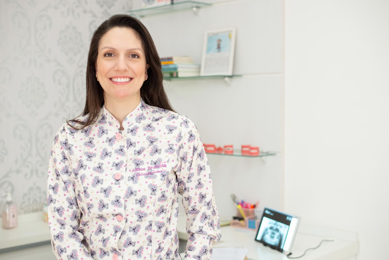 Foto 3 de Juliane Brustolin - Odontopediatra