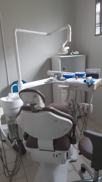 Foto 3 de Karine Mio | Dentista em Uberaba - CRO-MG 27770