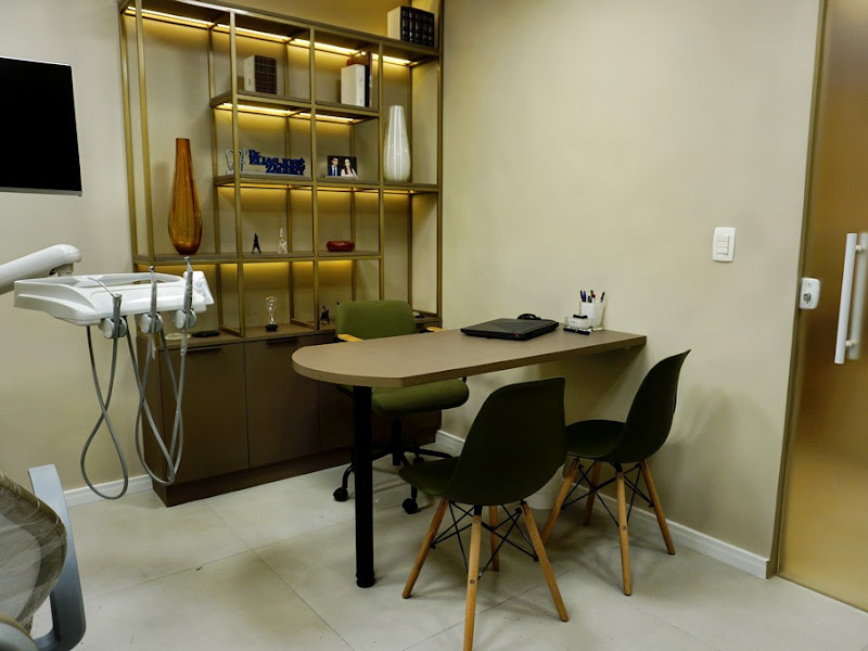 Foto 7 de Kaverzola Odontologia