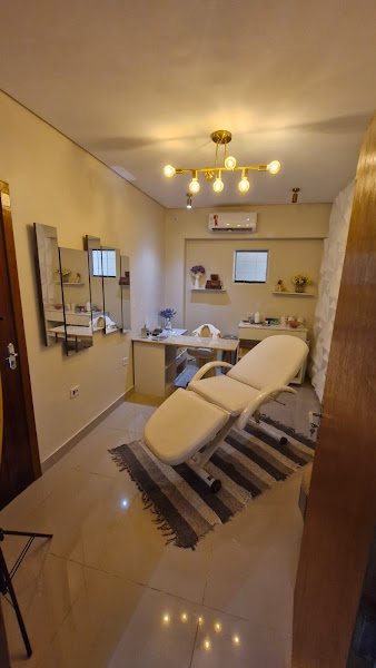 Foto 3 de Km Clínica Estética Odontológica Harmonização Facial Rinomodelação Resina Gengivoplastia Otomodelação em Três Lagoas