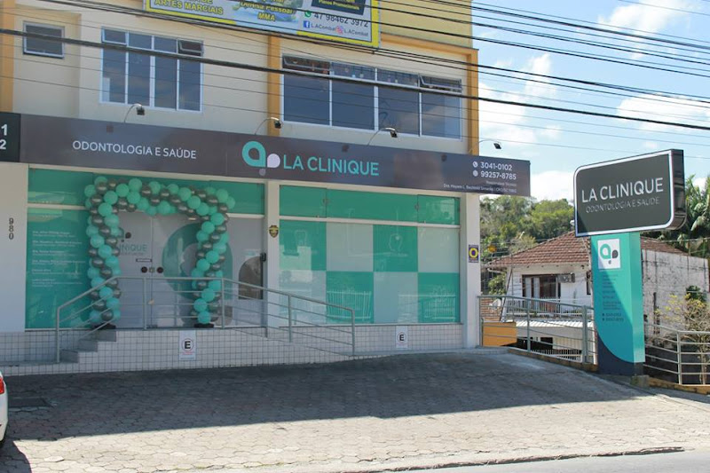 Foto 2 de LA CLINIQUE - ODONTOLOGIA E SAÚDE