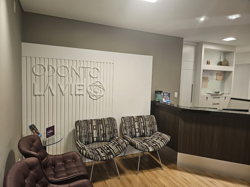 Foto 10 de LA CLINIQUE - ODONTOLOGIA E SAÚDE