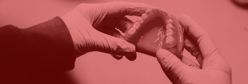 Foto 2 de Laboratório de Prótese Flores | Prótese Dentária Total Removível