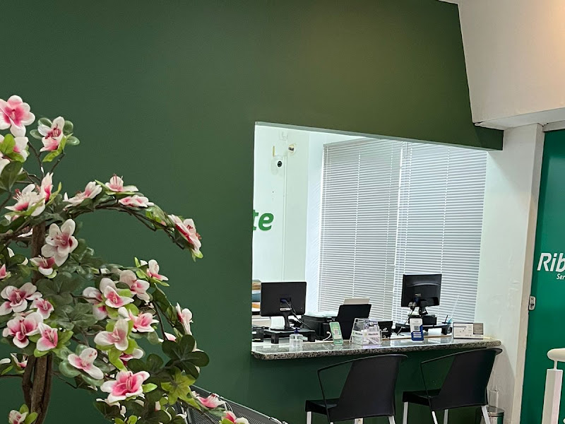 Foto 7 de Lacerda Odontologia - Ribeirão Preto - Ortodontia, Implante e Estética Dentária