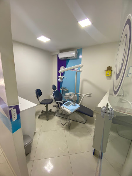 Foto 2 de Lagos Dente implante dentário Macae