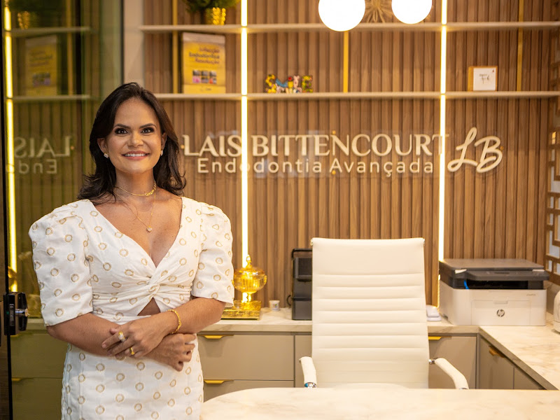 Foto de Laís Bittencourt | Endodontista | Tratamento de Canal