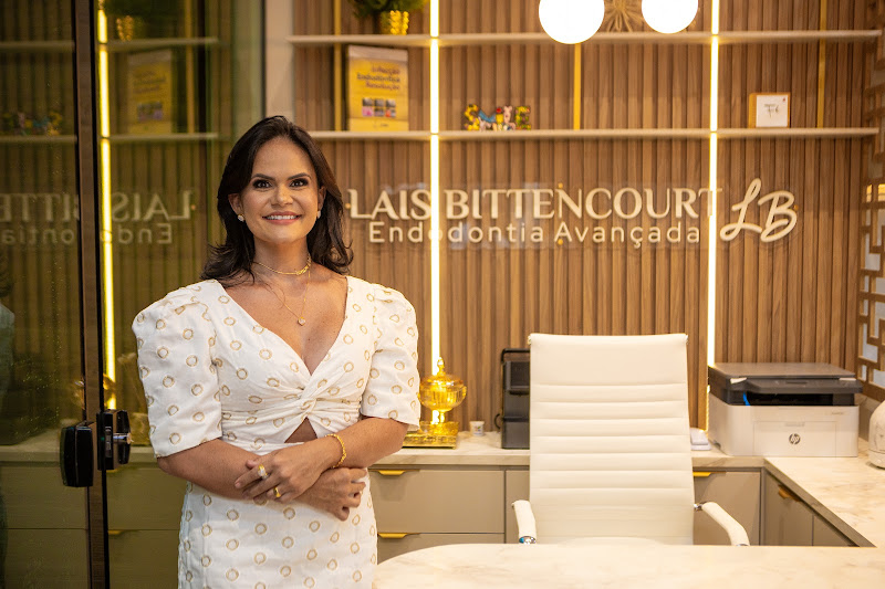 Foto 2 de Laís Bittencourt | Endodontista | Tratamento de Canal