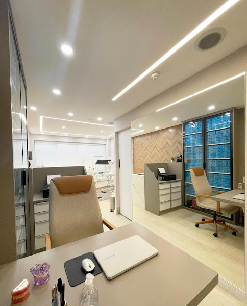 Foto 3 de Lara Passos Alvim | Alinhadores Invisalign | Ortodontista Juiz de Fora