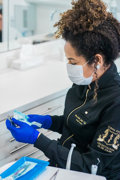 Foto 3 de Larissa Gomes F. Feola - Dentista SOUSMILE