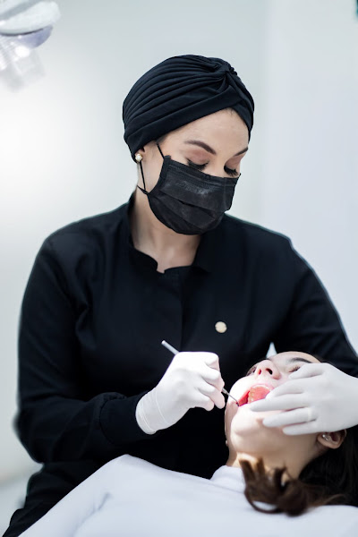 Foto 2 de Laryssa Alvim Alves | Cirurgiã Dentista