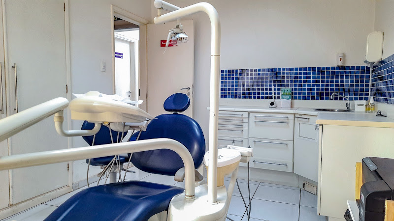 Foto 3 de Laryssa Alvim Alves | Cirurgiã Dentista