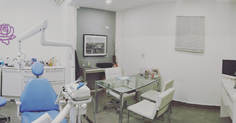 Foto 2 de Laury Odontologia