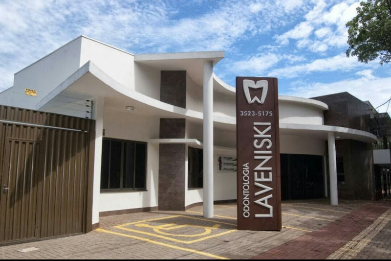 Foto 2 de LAVENISKI Odontologia Especializada