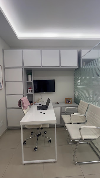 Foto 3 de Lazarin Odontologia | Implante Dentário | Aparelho Dentário | Poços de Caldas - MG