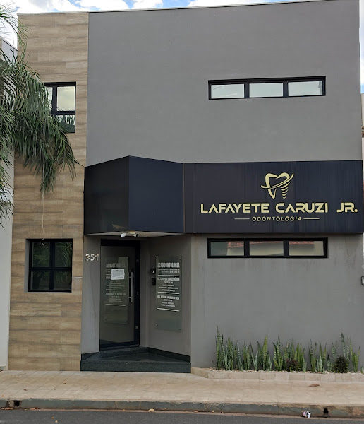 Foto 2 de LCJ Odontologia - Lafayete Caruzi Júnior