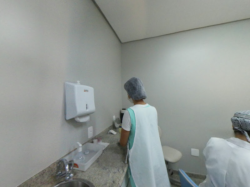 Foto 3 de Leonardo Vaz C. de Castro - Prótese Dentária/Implantodontia/Endodontia no Floresta