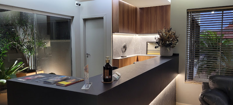 Foto 2 de Leoni Odontologia - Dr. Gustavo Loria Leoni