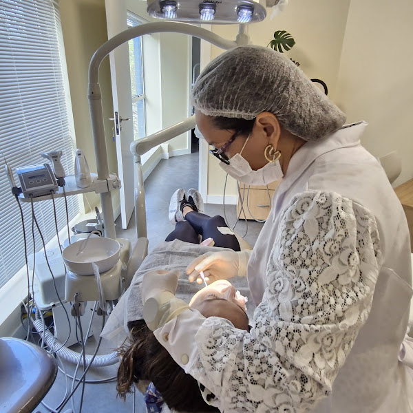 Foto 3 de Leonora Parente Odontologia