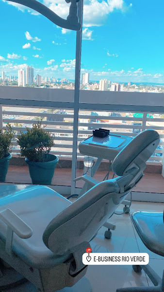 Foto 2 de Leticia Manso Odontologia | Facetas, Clareamento, Ortodontia |