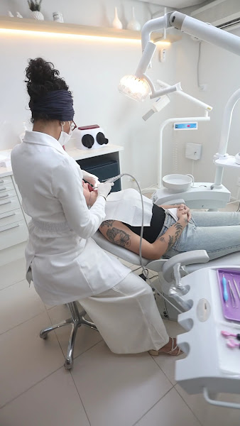Foto 3 de Letícia Skurtinski Odontologia