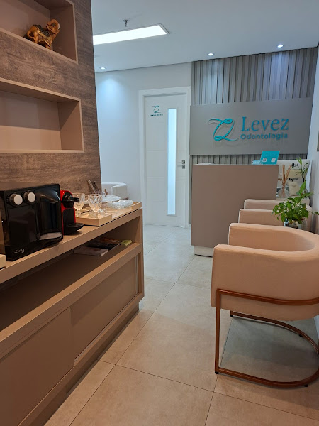 Foto 3 de Levez Odontologia - Clínica Odontológica I Implante I Dentística I Endodontotia I Periodontia I Anhangabaú